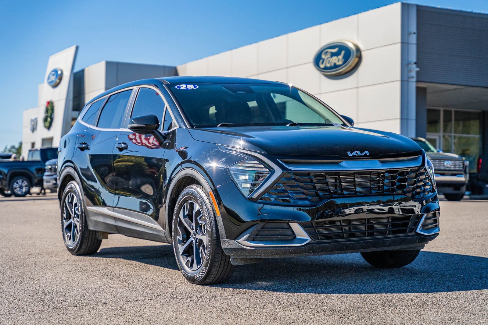 Used 2025 Kia Sportage EX image 7