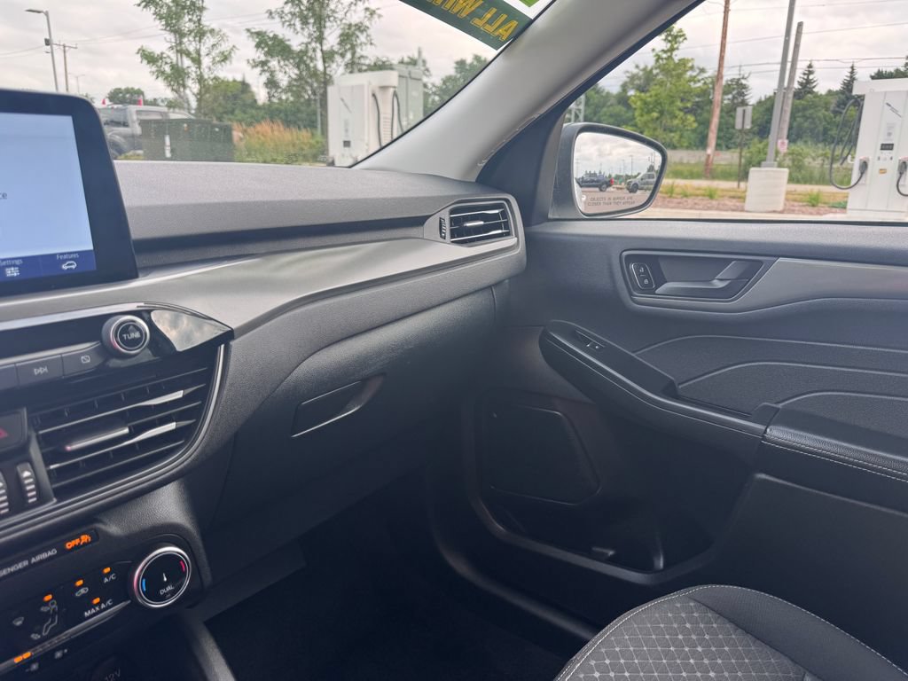Certified 2025 Ford Escape Active AWD/4WD image 24