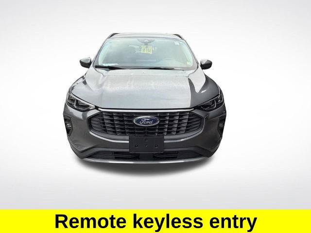 Certified 2025 Ford Escape Platinum AWD/4WD image 9