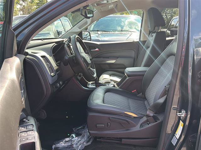 Used 2017 Chevrolet Colorado Z71 AWD/4WD image 9