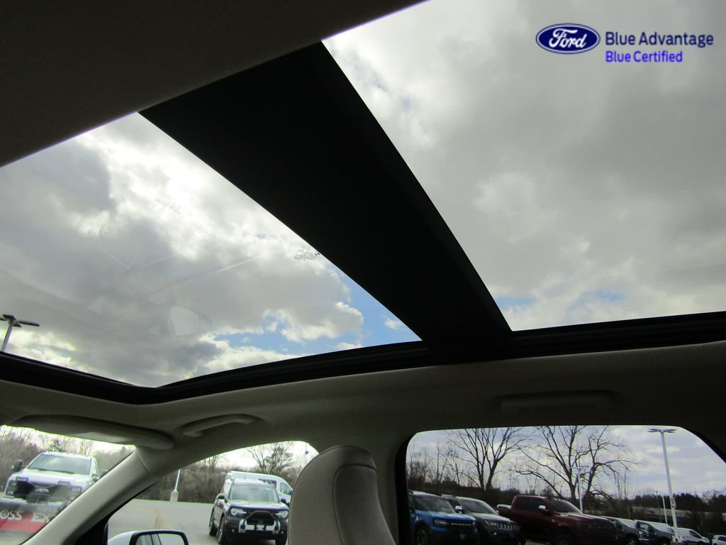 Certified 2024 Ford Edge Titanium w/ Equipment Group 301A AWD/4WD image 15