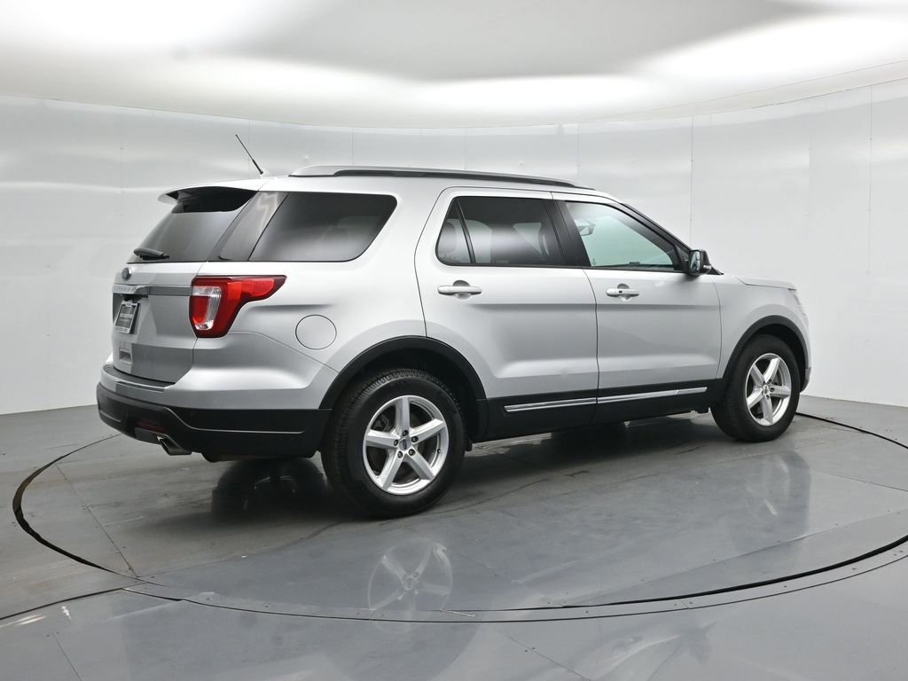 Certified 2018 Ford Explorer XLT w/ Equipment Group 202A image 16