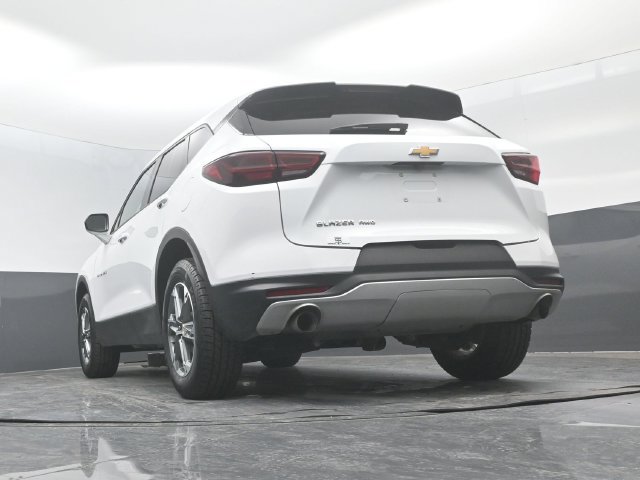 Used 2025 Chevrolet Blazer LT AWD/4WD image 22
