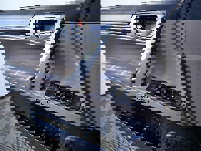 Used 2021 Lexus GX 460 Premium w/ Premium Package image 25