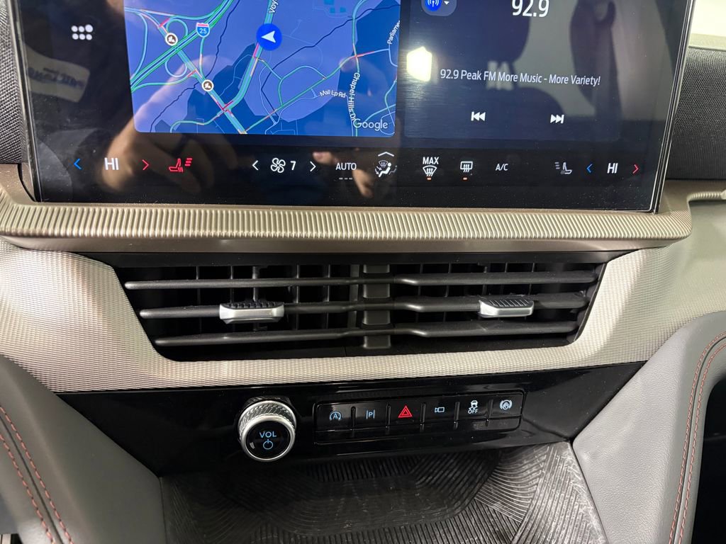 Certified 2025 Ford Explorer Active AWD/4WD image 20