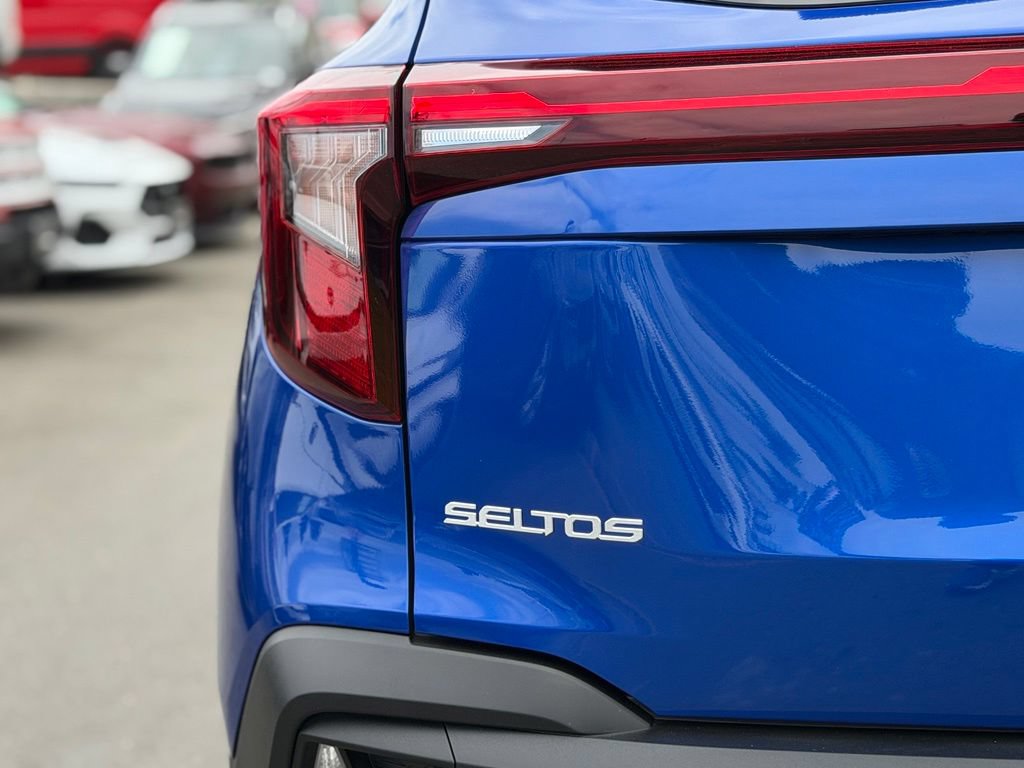 Used 2024 Kia Seltos LX AWD/4WD image 16