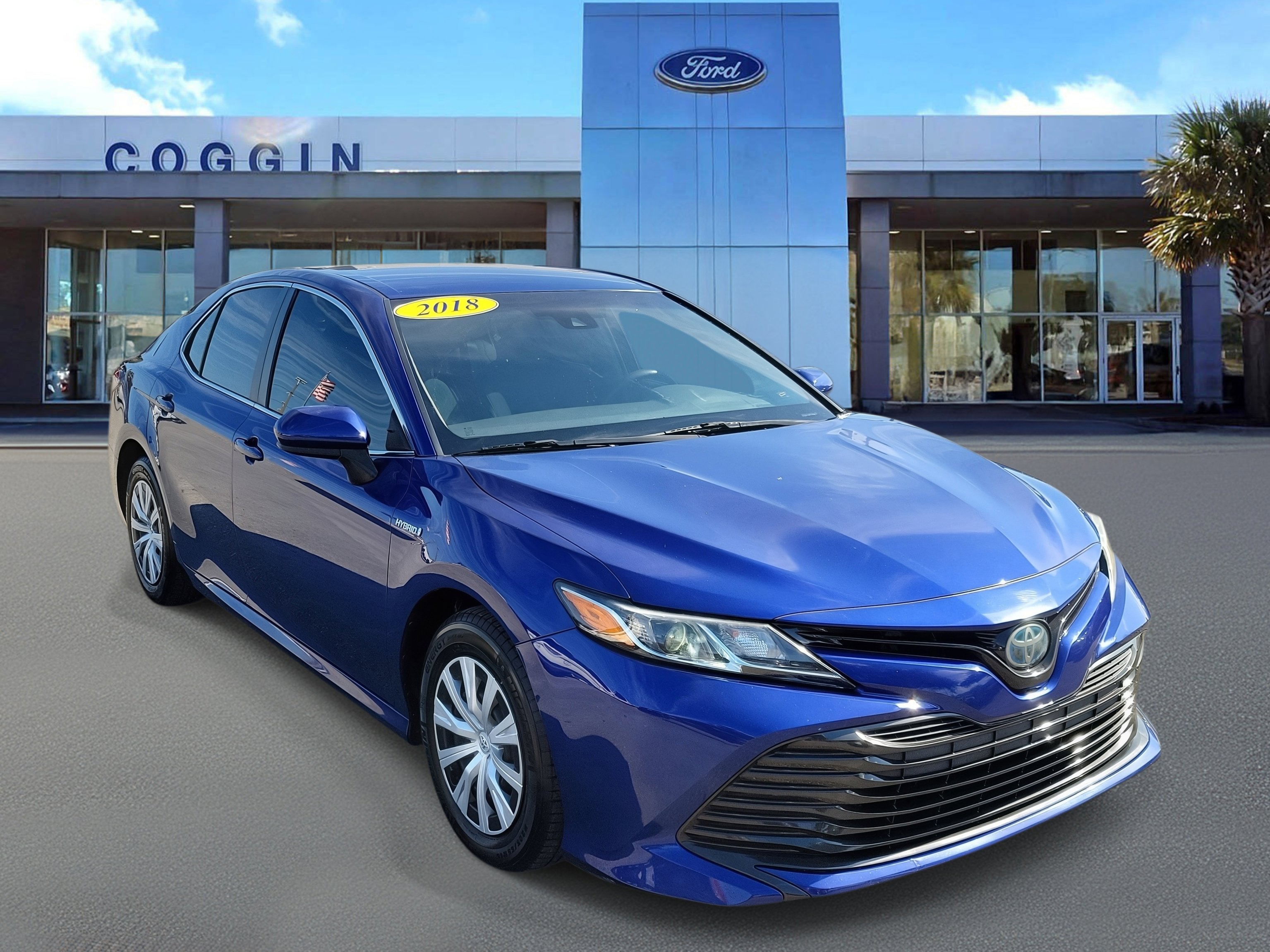 Used 2018 Toyota Camry LE image 4