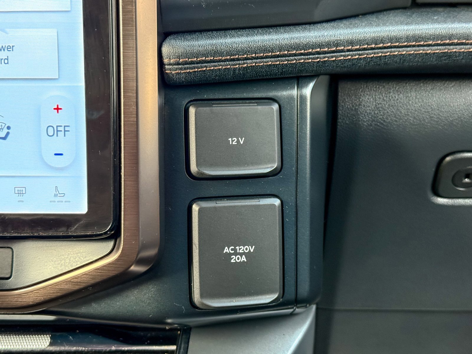 Certified 2022 Ford F150 Lightning Lariat image 27