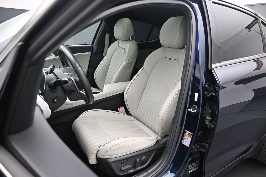 Used 2023 Genesis G70 3.3T w/ Sport Advanced Package RWD image 9