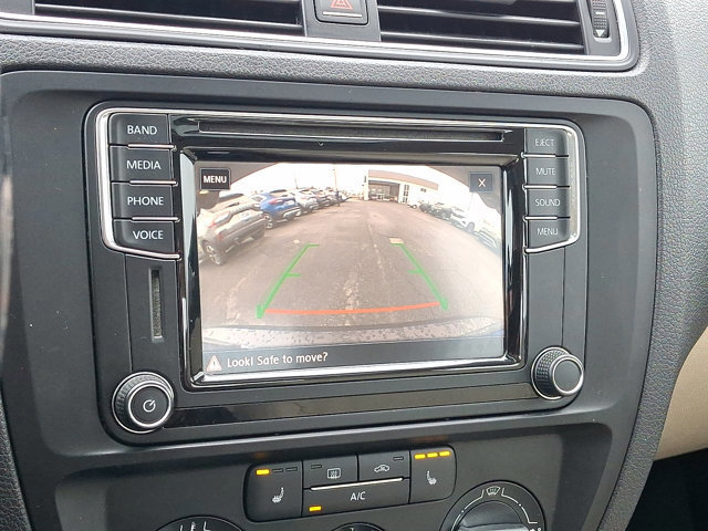 Used 2017 Volkswagen Jetta SE image 19