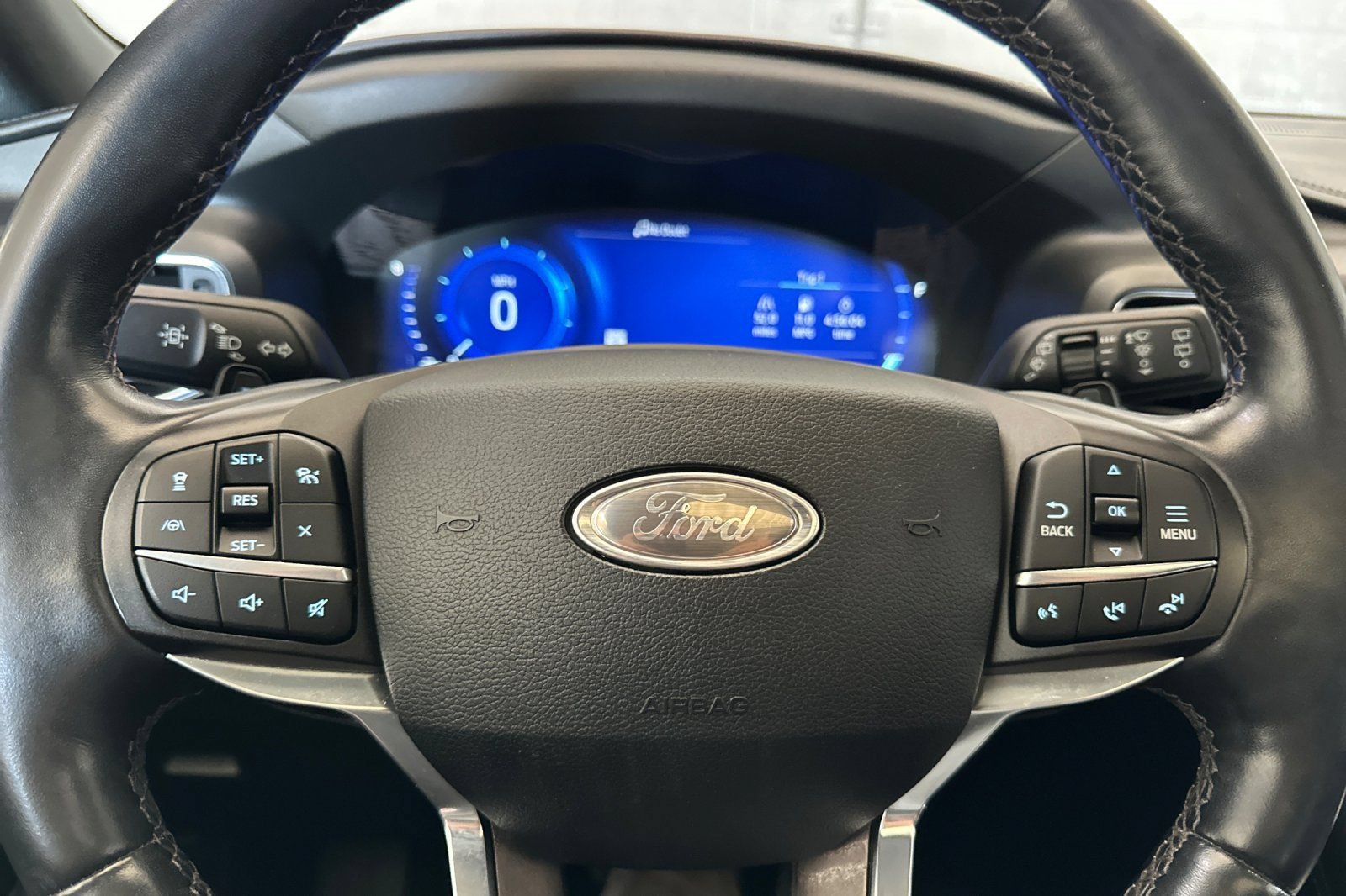 Certified 2020 Ford Explorer Platinum w/ Premium Technology Package AWD/4WD image 26