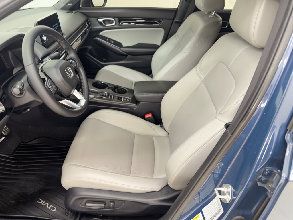 Used 2025 Honda Civic Sport Touring image 5