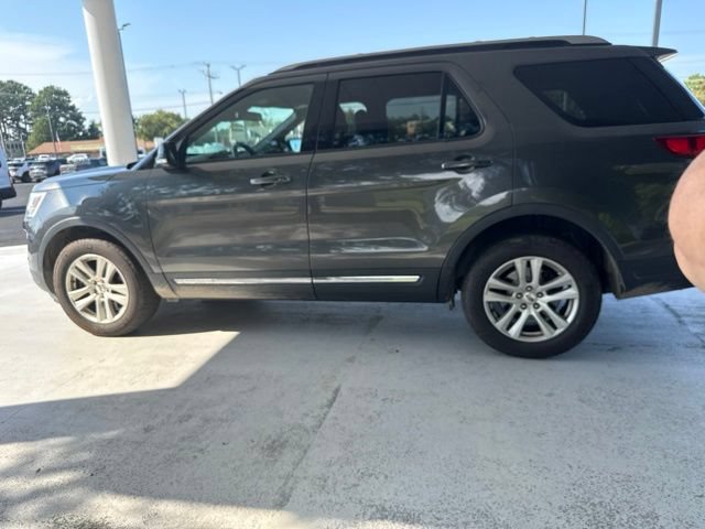 Certified 2018 Ford Explorer XLT w/ Equipment Group 202A AWD/4WD image 7