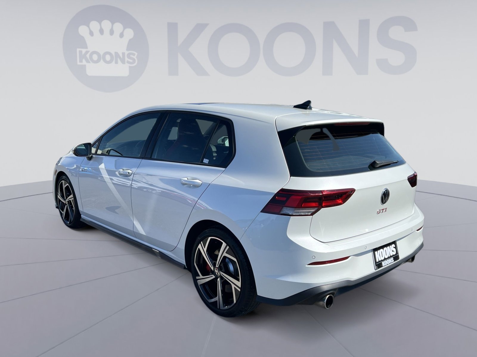 Used 2025 Volkswagen GTI SE FWD image 14