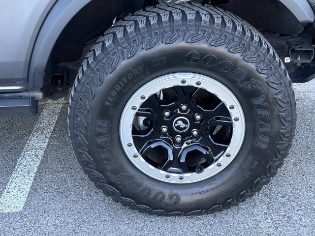 Certified 2023 Ford Bronco Outer Banks w/ Sasquatch Package AWD/4WD image 9