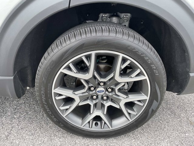 Certified 2025 Ford Explorer Platinum w/ Ultimate Package AWD/4WD image 12