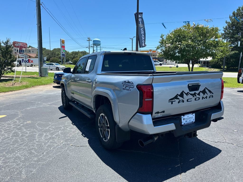 Used 2025 Toyota Tacoma TRD Sport AWD/4WD image 5
