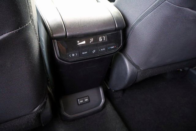 Used 2024 Toyota Highlander LE image 26