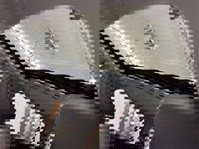 Used 2023 Toyota Highlander L image 12