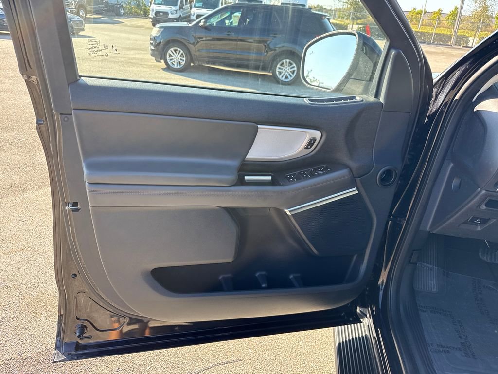 Certified 2025 Ford Expedition Active image 14