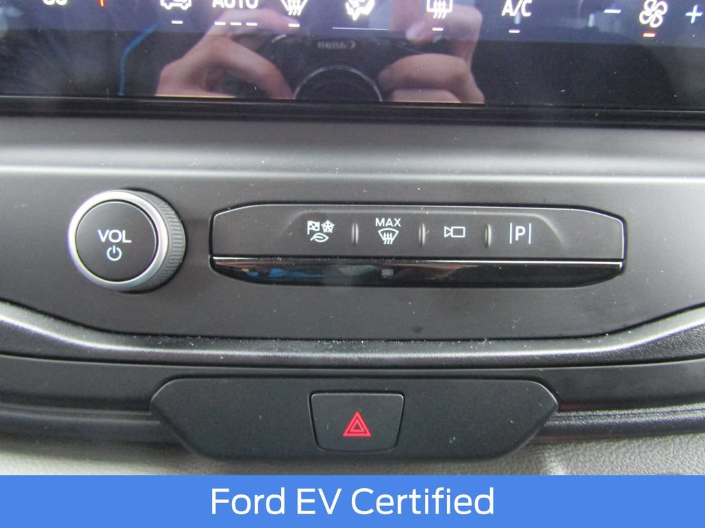 Certified 2024 Ford E-Transit Low Roof RWD image 38