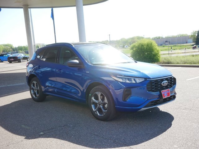 Certified 2023 Ford Escape ST-Line w/ Tech Pack #1 AWD/4WD image 3