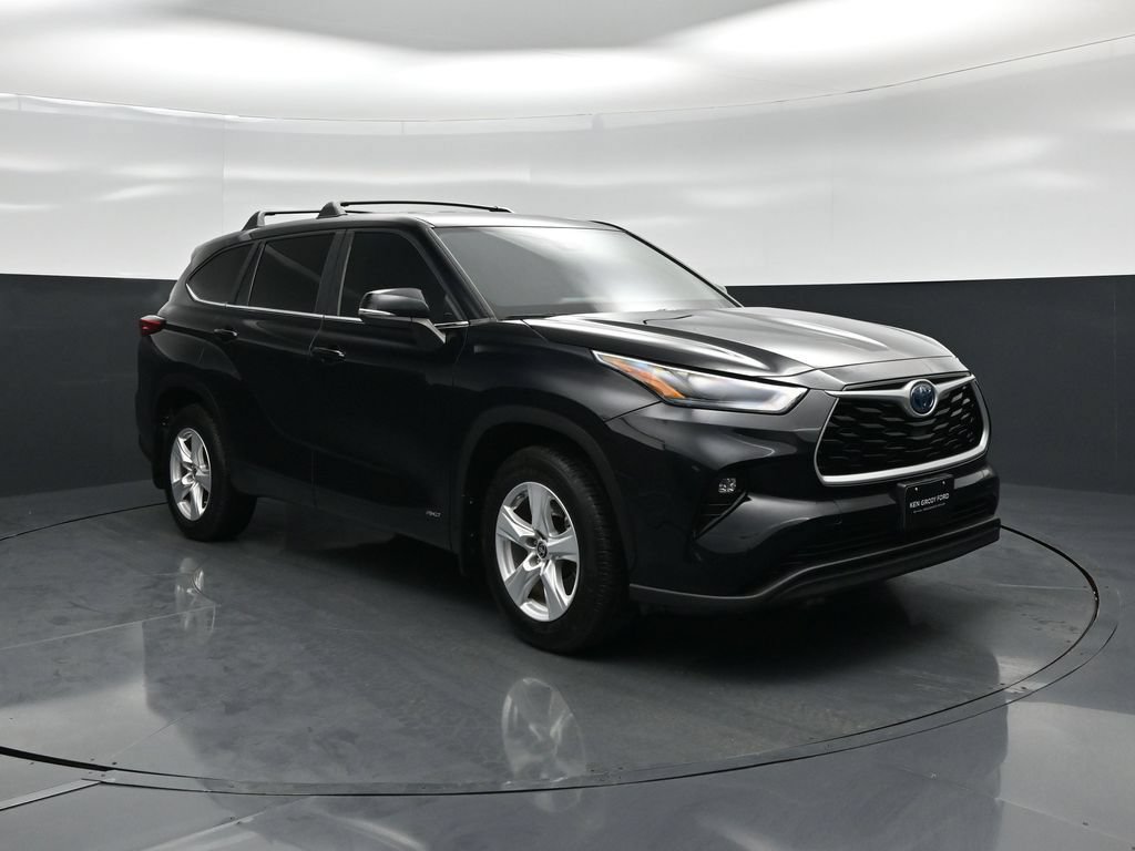 Used 2023 Toyota Highlander LE AWD/4WD image 57