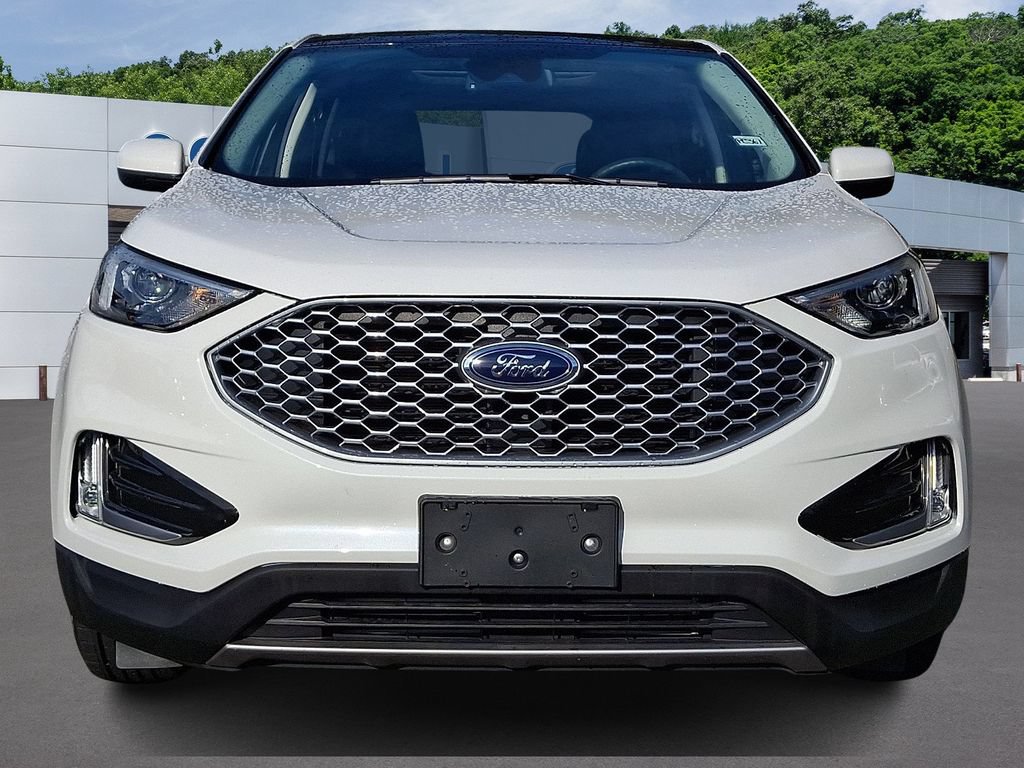 Certified 2023 Ford Edge SEL w/ Convenience Package AWD/4WD image 2