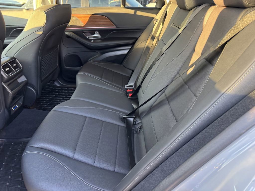 Used 2025 Mercedes-Benz GLE 350 4MATIC image 9