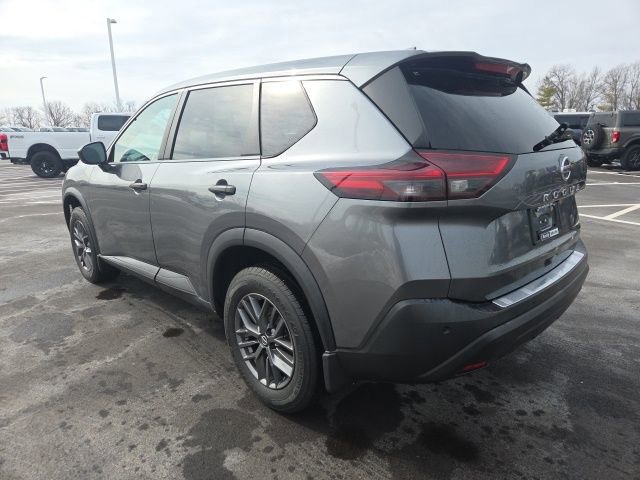 Used 2021 Nissan Rogue S image 2