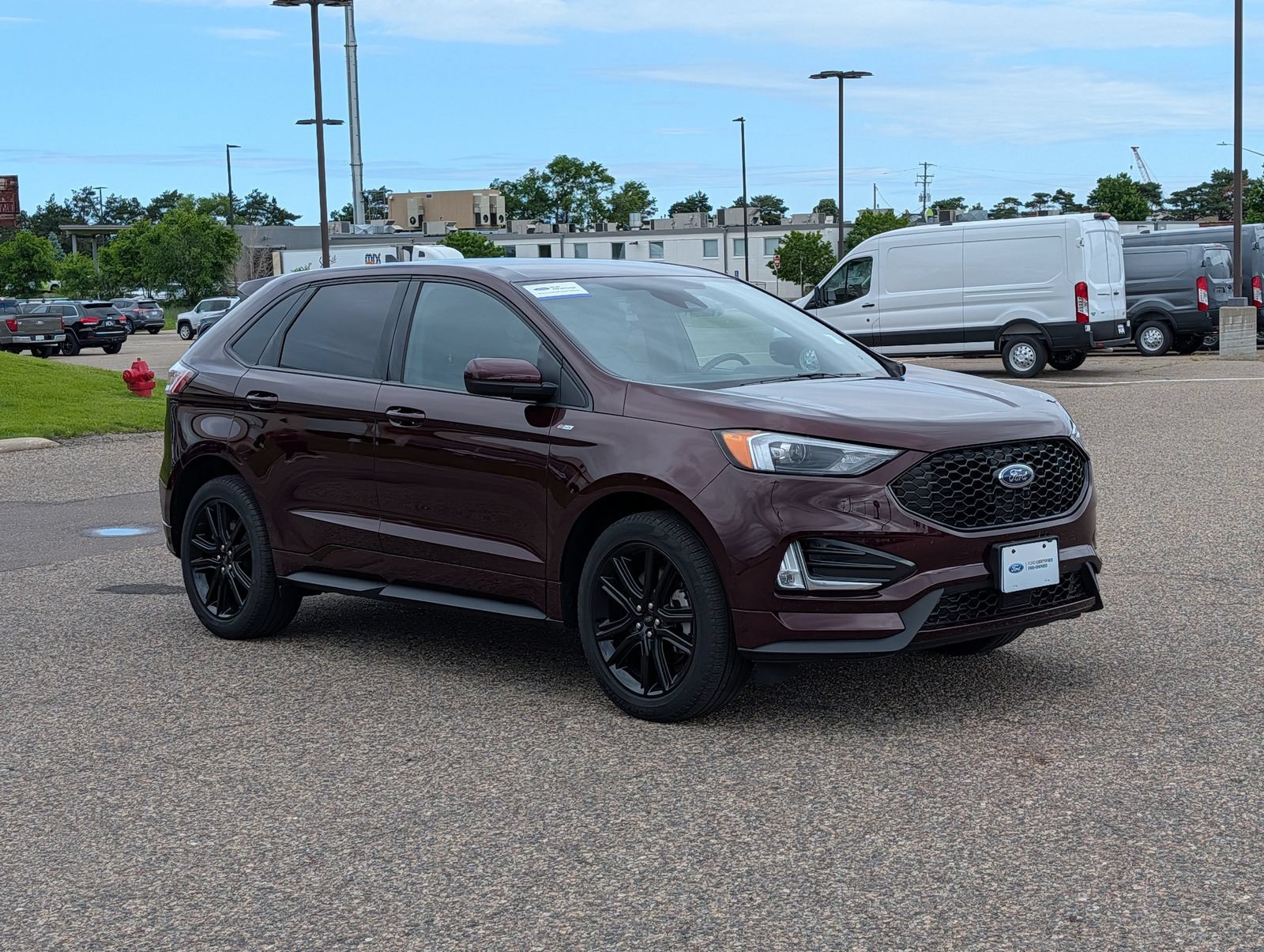 Certified 2023 Ford Edge ST-Line w/ Class II Trailer Tow Package AWD/4WD image 9