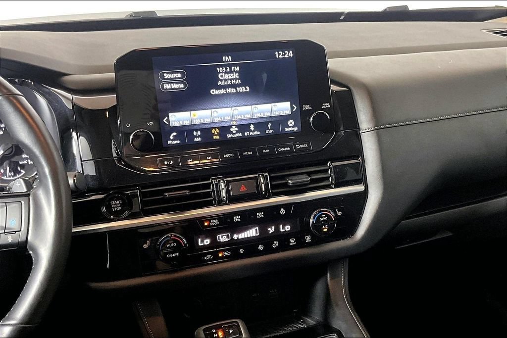 Used 2025 Nissan Pathfinder SL FWD image 5