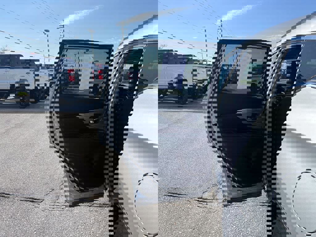 Used 2018 Nissan Murano SV w/ Premium Package image 14