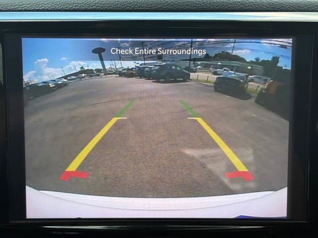 Used 2025 Chrysler Pacifica Limited FWD image 19