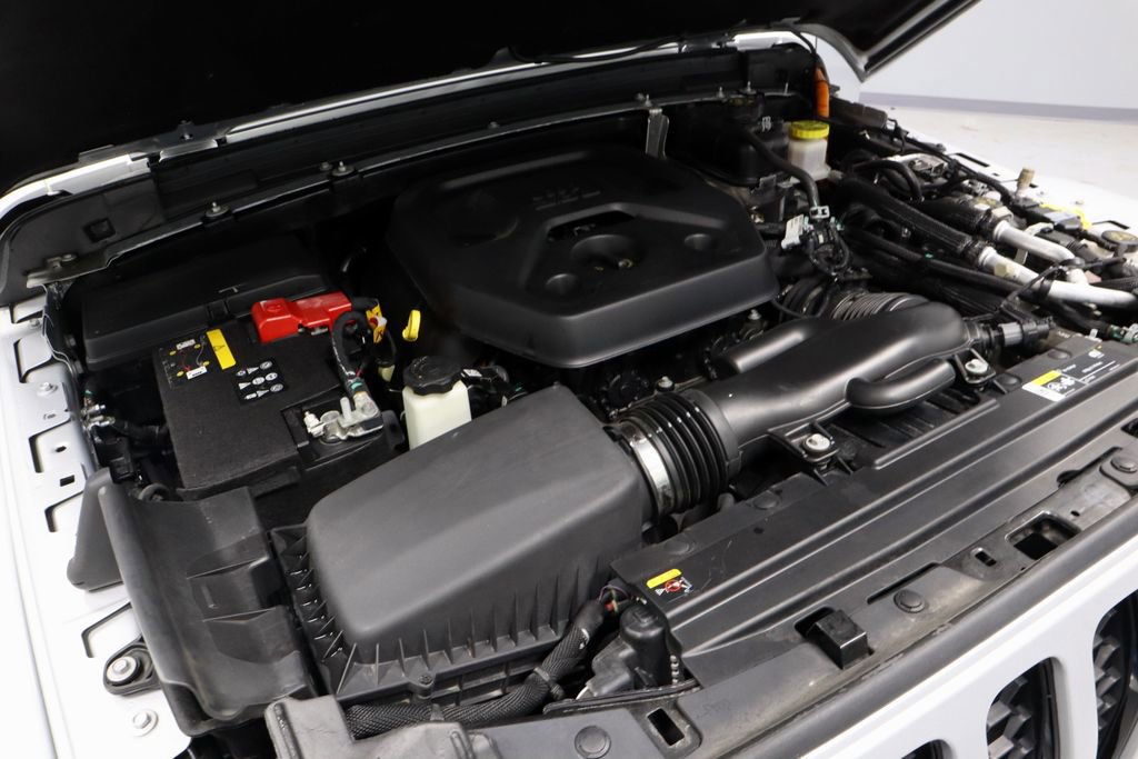 Used 2023 Jeep Wrangler Unlimited Sahara AWD/4WD image 19