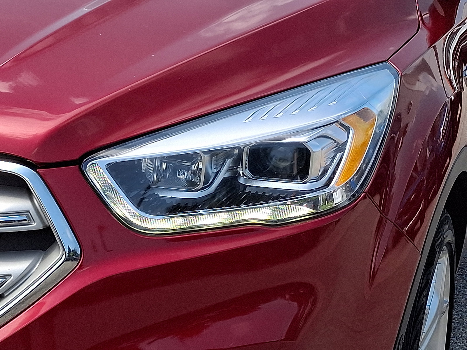 Certified 2019 Ford Escape Titanium AWD/4WD image 12