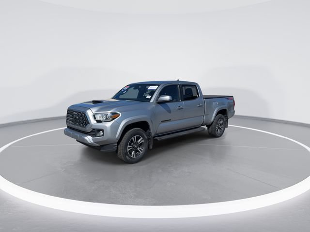 Used 2019 Toyota Tacoma TRD Sport AWD/4WD image 3