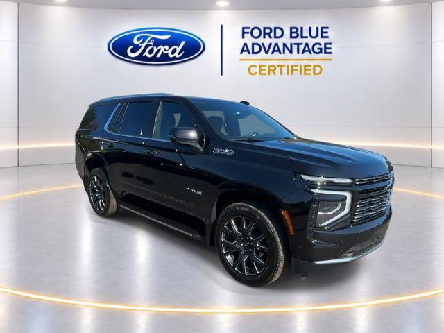 Used 2025 Chevrolet Tahoe High Country AWD/4WD image 3