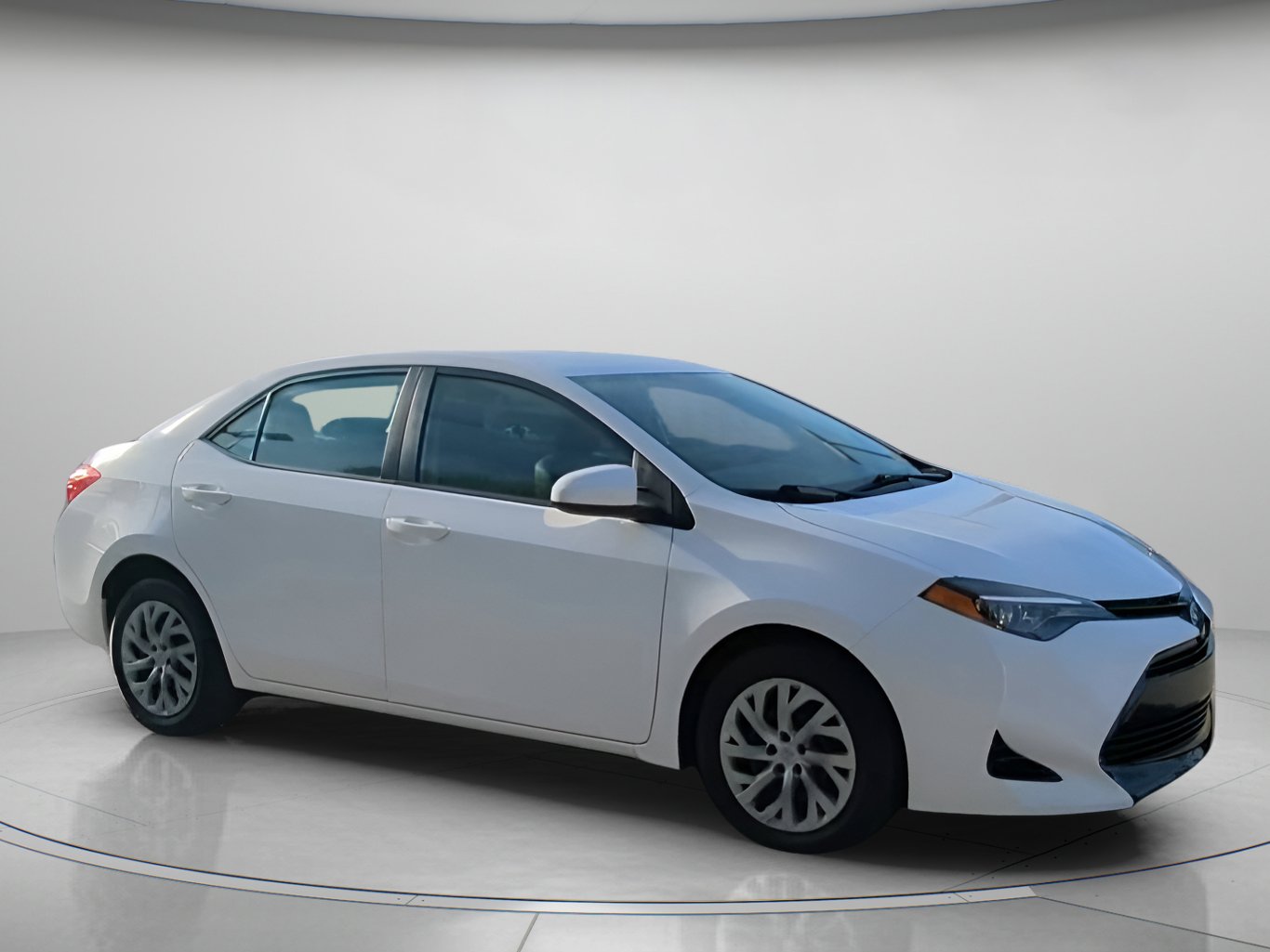 Used 2018 Toyota Corolla LE image 35