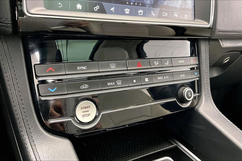 Used 2020 Jaguar F-PACE Prestige AWD/4WD image 31