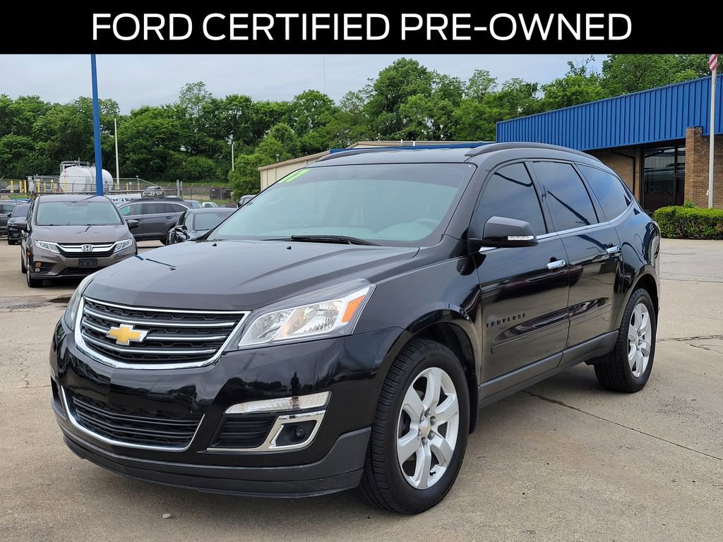 Used 2017 Chevrolet Traverse LT w/ Style and Technology Package AWD/4WD image 2