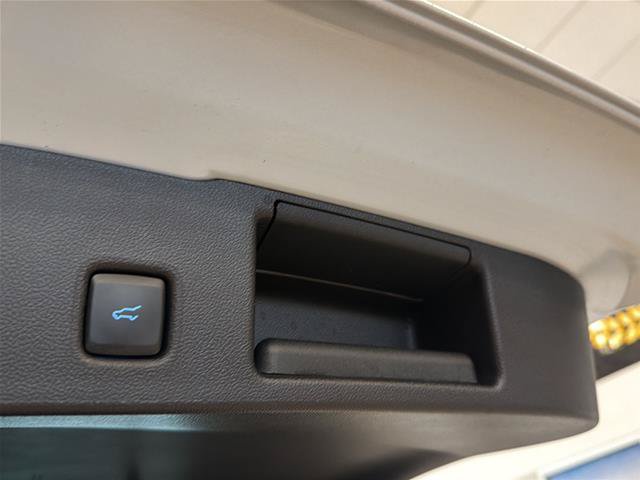 Certified 2026 Ford Escape SE w/ PHEV Premium Package FWD image 21
