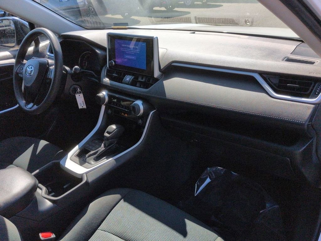 Used 2023 Toyota RAV4 LE AWD/4WD image 26