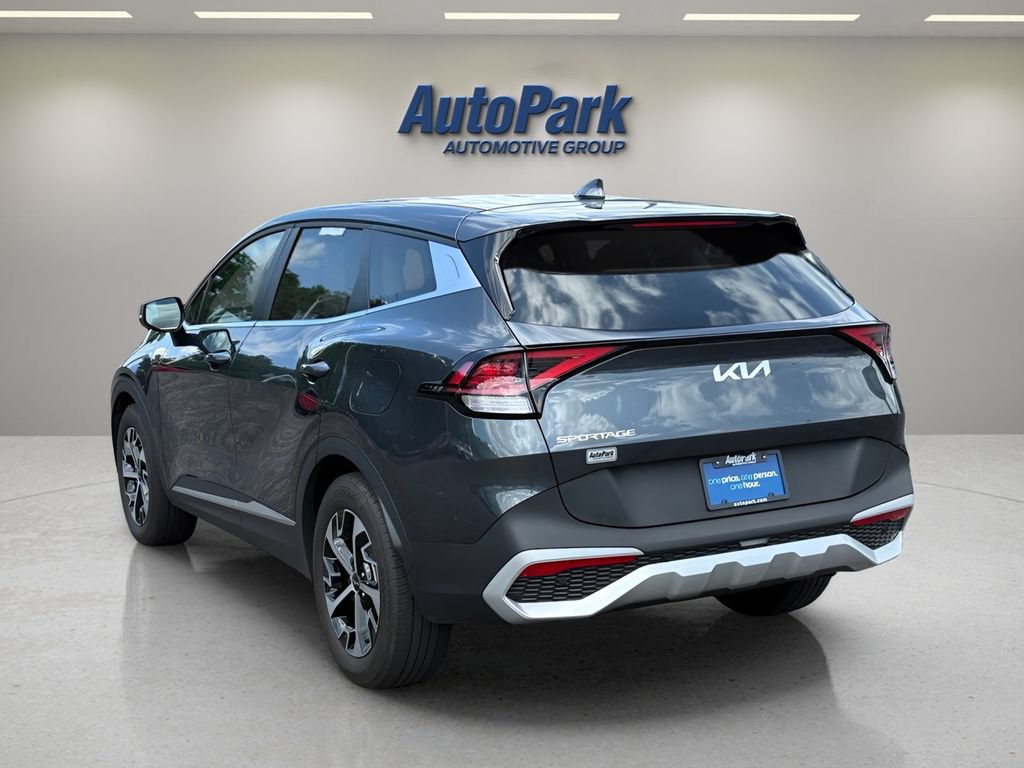 Used 2025 Kia Sportage EX FWD image 5