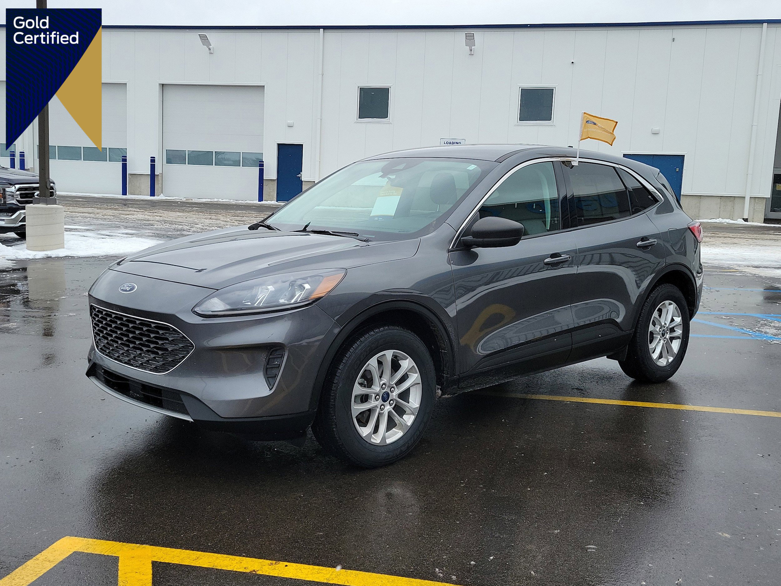 Certified 2022 Ford Escape SE w/ Convenience Package image 1