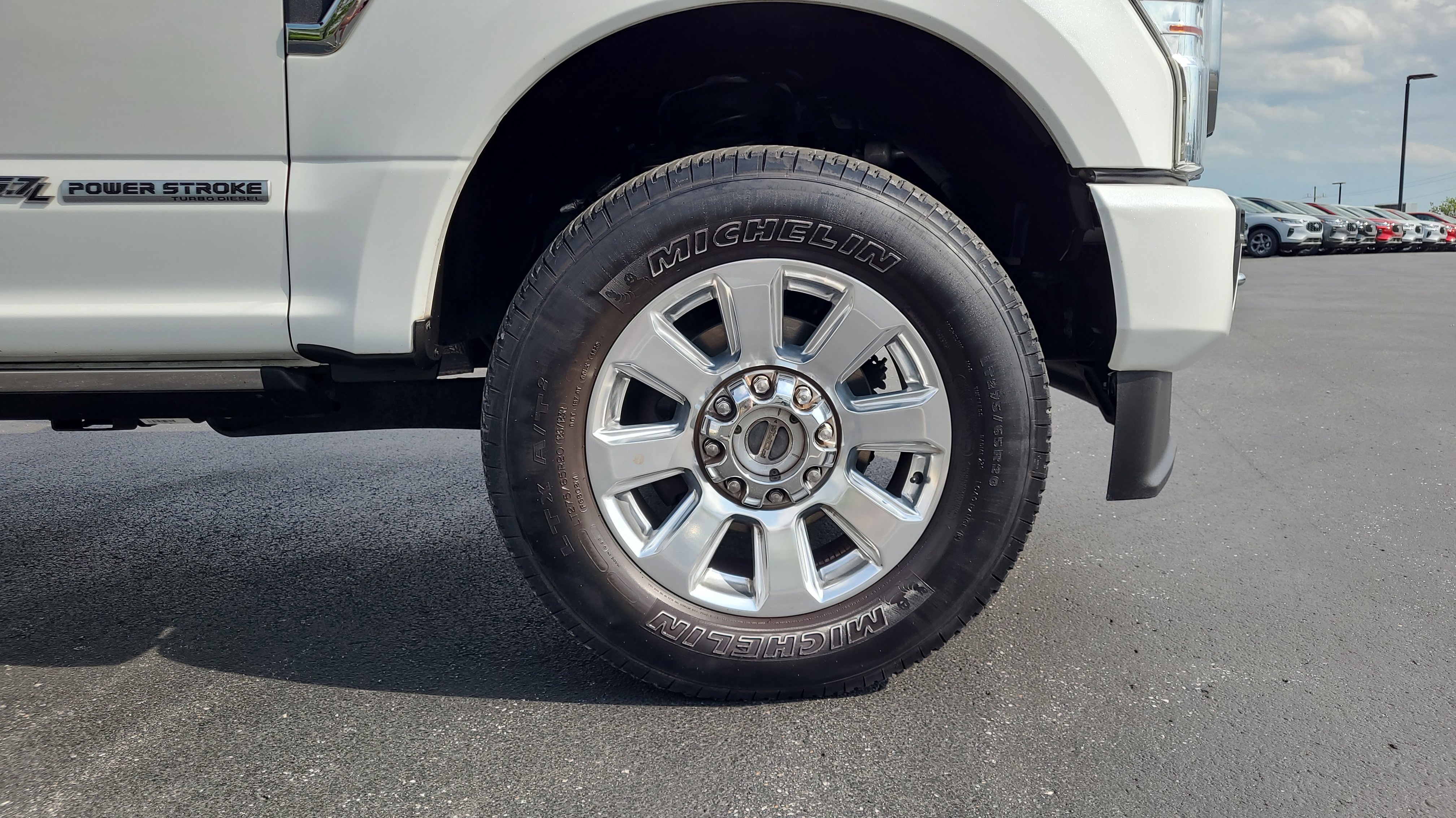 Certified 2020 Ford F350 Platinum w/ FX4 Off-Road Package AWD/4WD image 12
