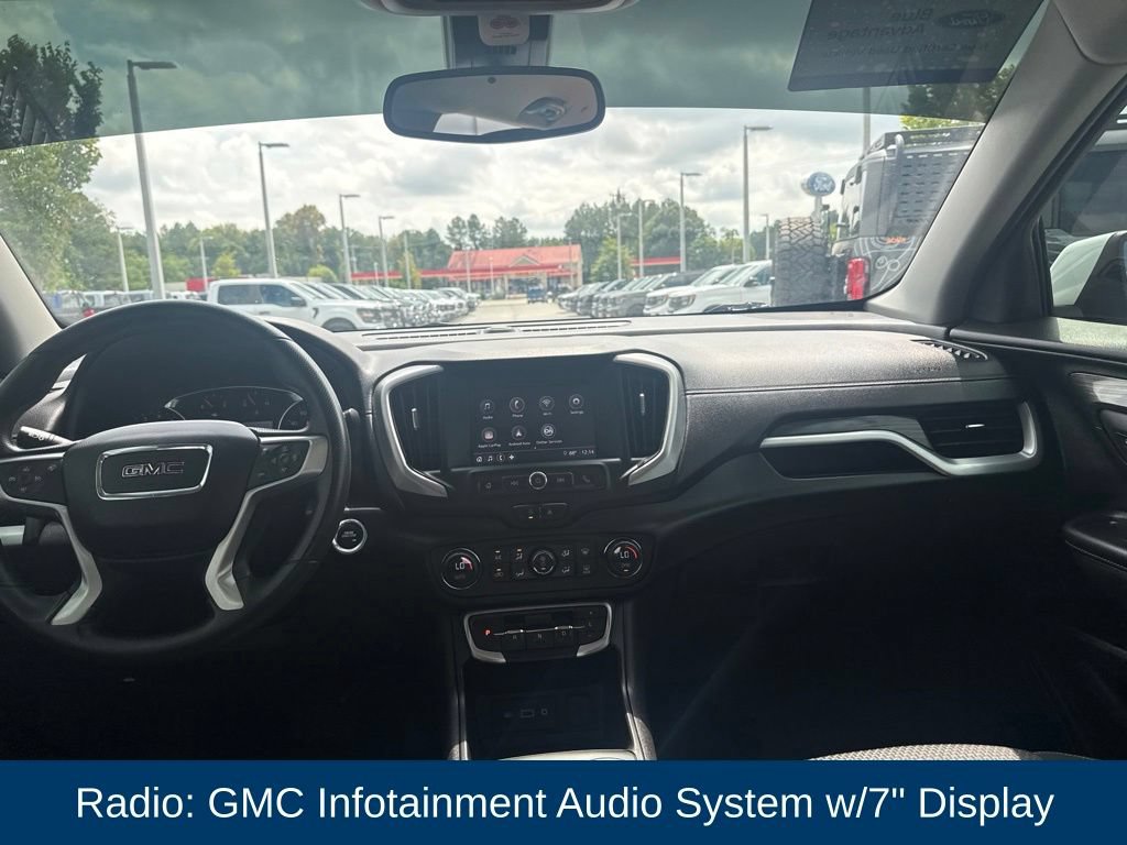 Used 2024 GMC Terrain SLE w/ Driver Convenience Package FWD image 17