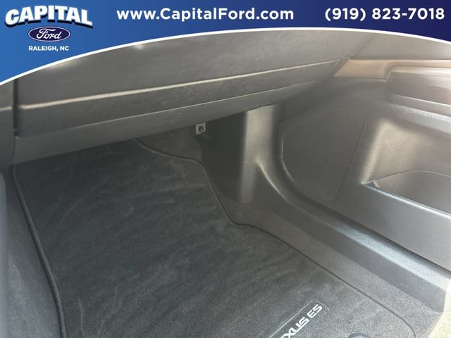 Used 2023 Lexus ES 350 w/ Accessory Package (Z1) FWD image 28