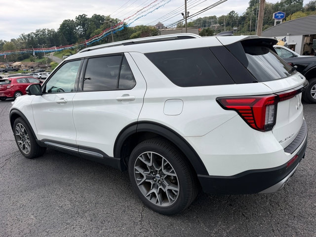 Certified 2025 Ford Explorer Platinum w/ Ultimate Package AWD/4WD image 4