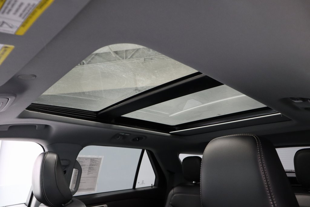 Certified 2023 Ford Explorer XLT w/ Equipment Group 202A image 38